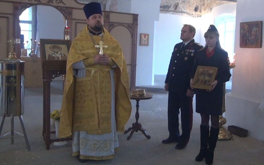 Костромские полицейские вернули похищенную икону Покрова Божией Матери на Покров