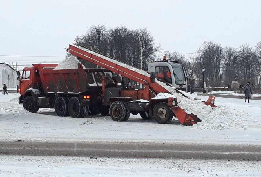 Губернатор жестко раскритиковал вывоз снега в Костроме