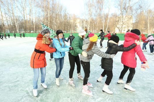 Где в Костроме можно покататься на лыжах и коньках?