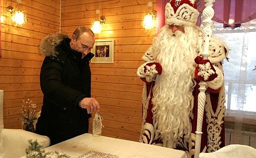 Дед Мороз в Костроме рассказал о подарке Владимира Путина