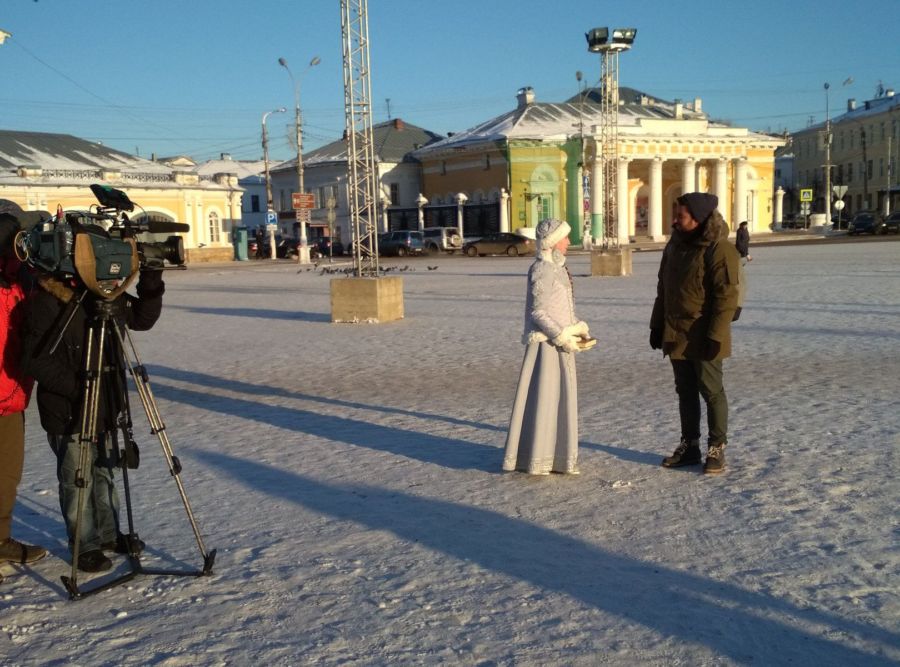 Ведущий Russia Today приехал из Латинской Америки ради костромской Снегурочки