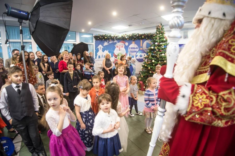Главный Дед Мороз России поздравил сотрудников компании «НОВАТЭК-Кострома»