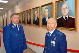 Более 10 прокуроров прописались в коридоре костромской прокуратуры