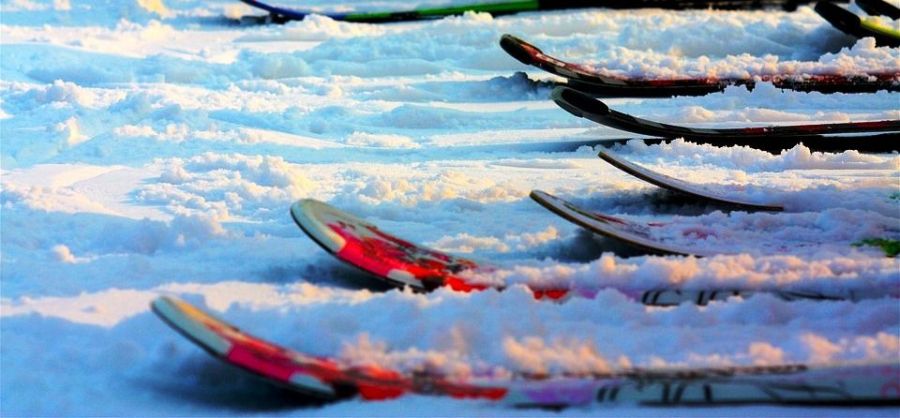 Неизвестные оставили без лыж детскую спортивную школу под Костромой