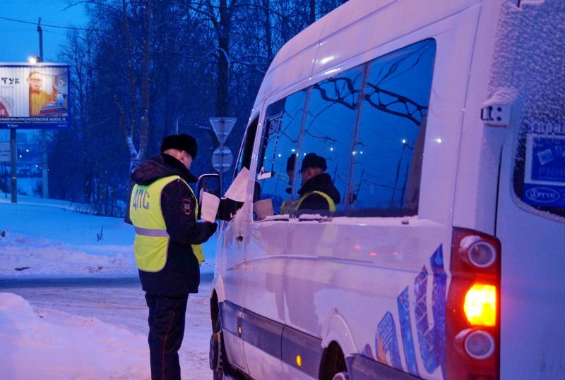 Костромичей возят сломанные автобусы: разваливаются на глазах
