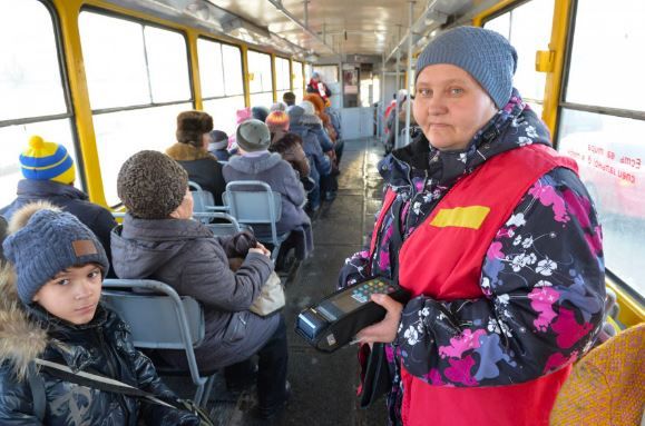 Проезд в костромских автобусах уже можно оплатить картой