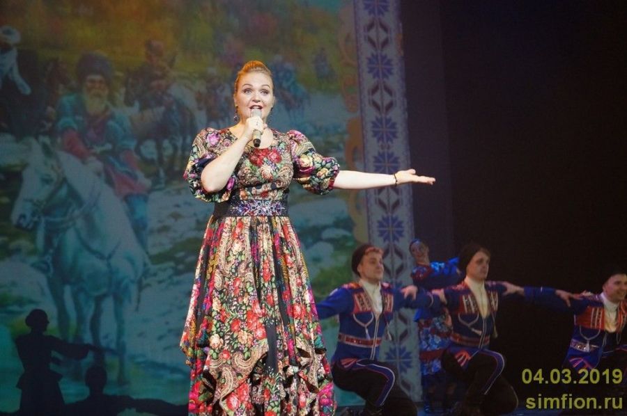Певица Марина Девятова попросила костромичей не засыпать на ее концерте