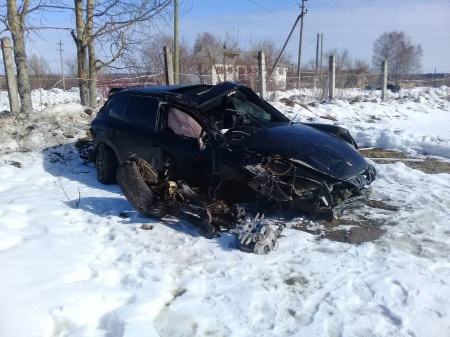 Костромичка на Porsche Cayenne устроила полет над вологодской трассой