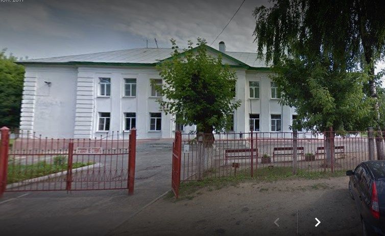 Потолочные плиты рухнули в гимназии №28 Костромы
