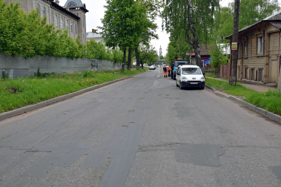 В Костроме начали ремонтировать дороги за полмиллиарда рублей: где?