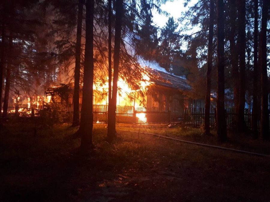 Стала известна предварительная причина пожара в костромском детском лагере