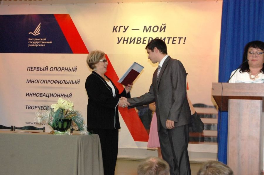 Половина выпускников в Костроме нашла работу еще до окончания университета
