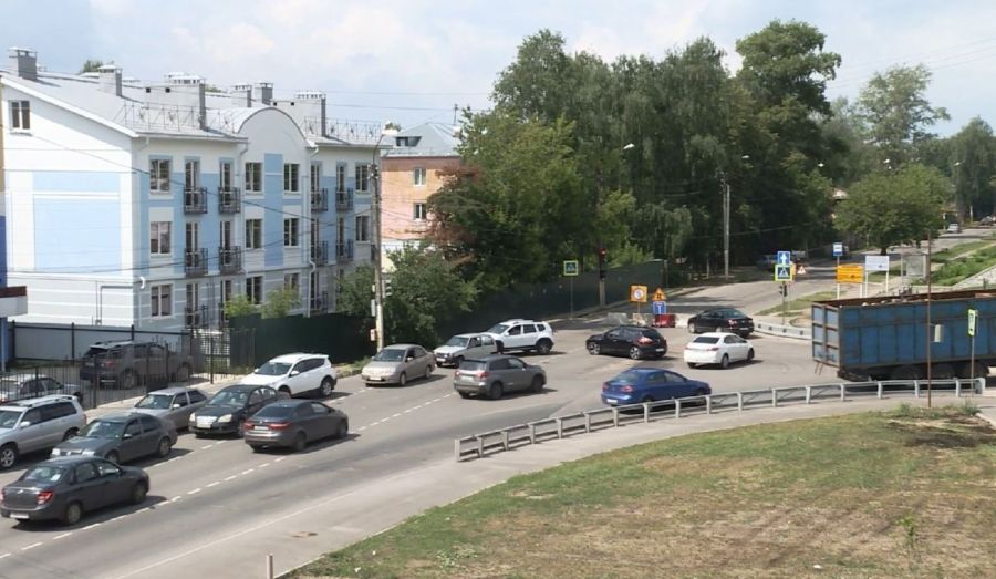 Ремонт труб на Нижней Дебре создал в Костроме транспортный коллапс