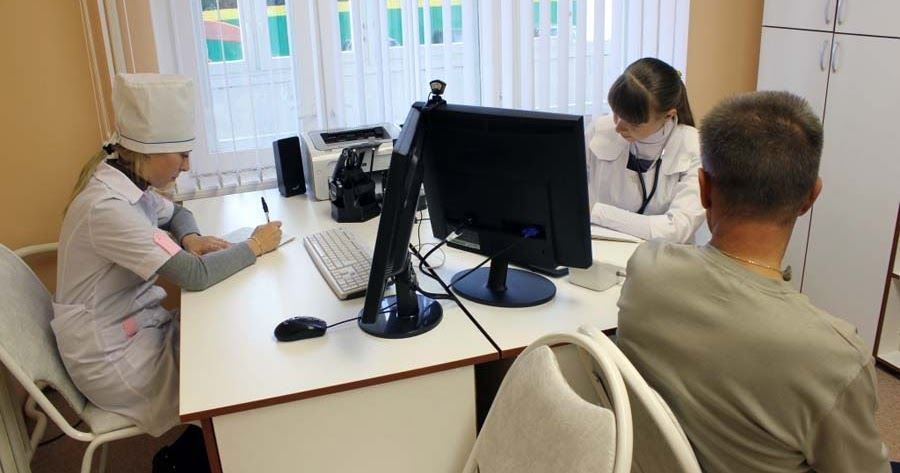 Сократить очереди  в костромских больницах обещают с помощью компьютеров
