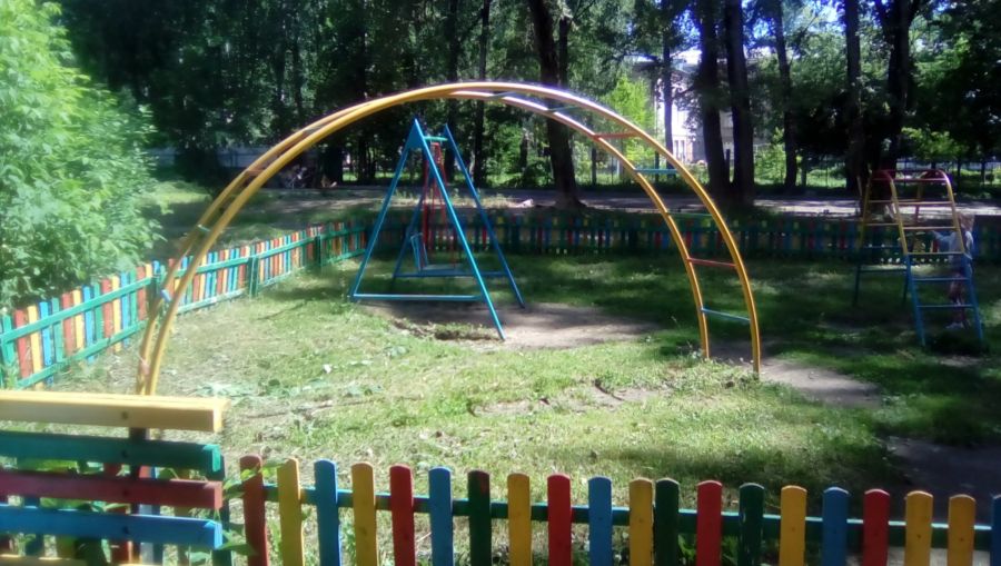 Более 2 тысяч сломанных горок и лазалок обнаружили на детских площадках Костромы