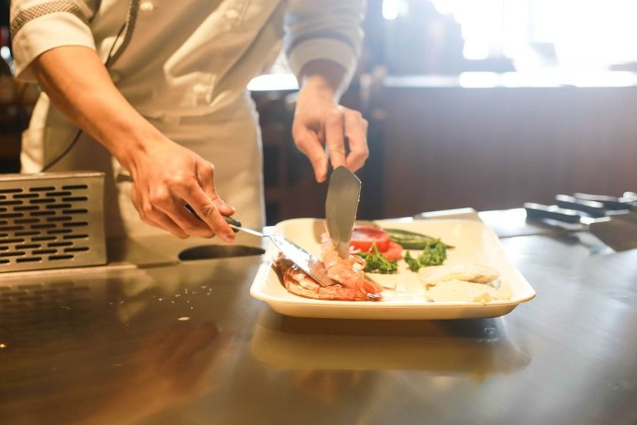 Костромичи назвали самые вкусные блюда в своей жизни. Там есть «Роллтон»