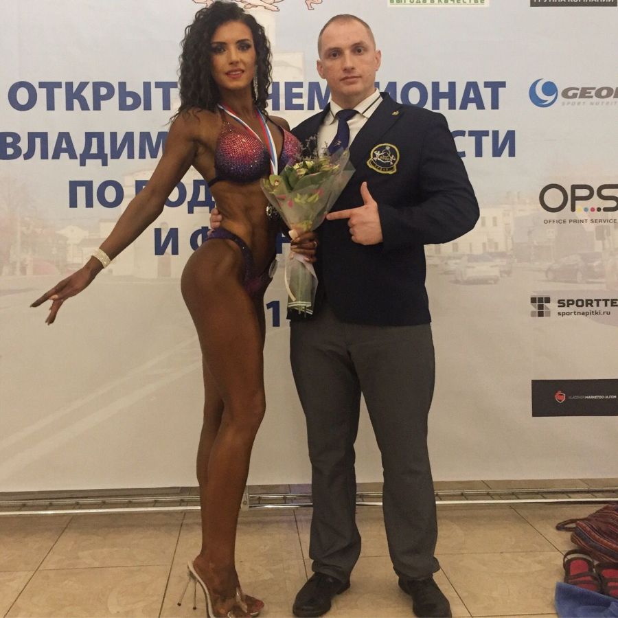 Костромичка после рождения ребенка за 10 месяцев тренировок стала звездой чемпионата по бодибилдингу