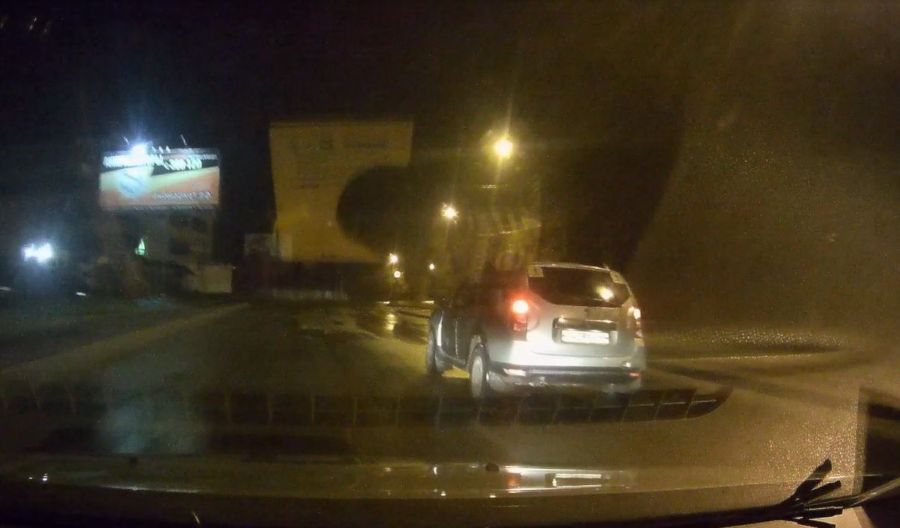 Работник костромского автосервиса катал пьяного друга на машине клиента