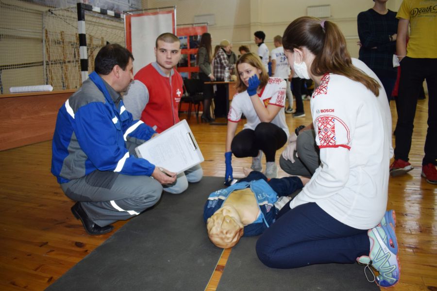 Работники Костромаэнерго вошли в число организаторов соревнования по оказанию первой помощи среди допризывной молодежи