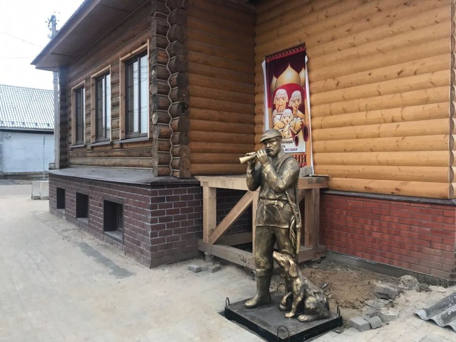 Первая в России скульптура пастуха-рожечника появилась в Костромской области