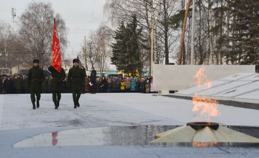 На площади Мира в Костроме поставили памятник погибшим в Первой мировой войне костромичам