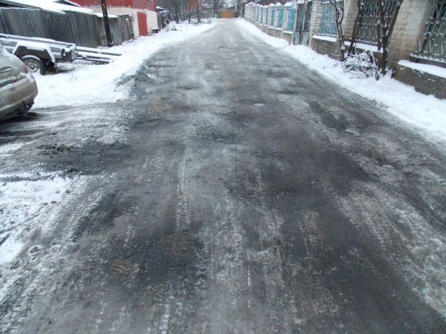 Изменчивая погода разрушает дороги в Костроме