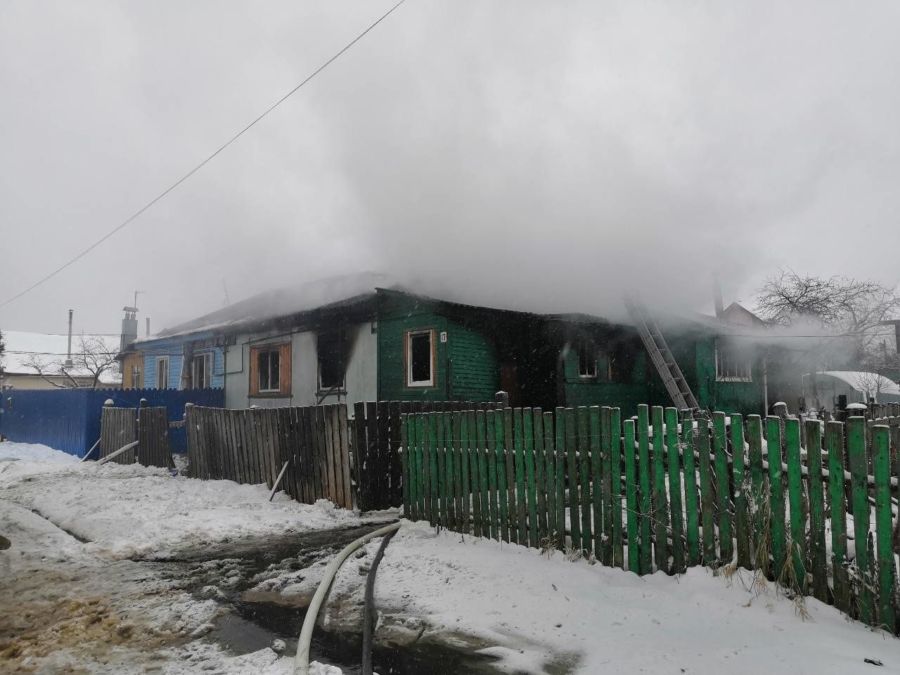 Власти вмешались в драму многодетной семьи в Костромской области – у нее сгорел дом