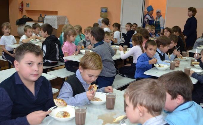2 процента учеников не хотят обедать в школах Костромской области