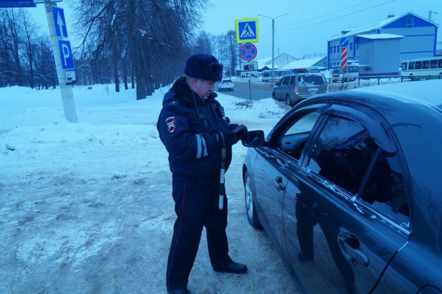 Инспекторы ГИБДД остановили костромских таксистов и ужаснулись