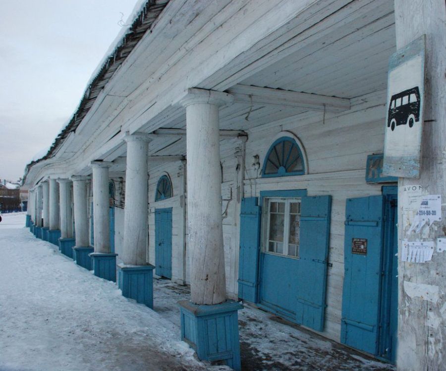 Рабочие из Санкт-Петербурга восстановят древние торговые ряды в Костромской области