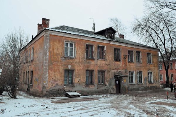 Дома-развалюхи в Костроме подлатают за миллионы рублей