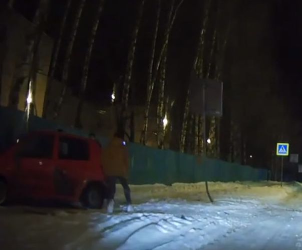 Костромской школьник разрушил половину Заволжья на машине матери