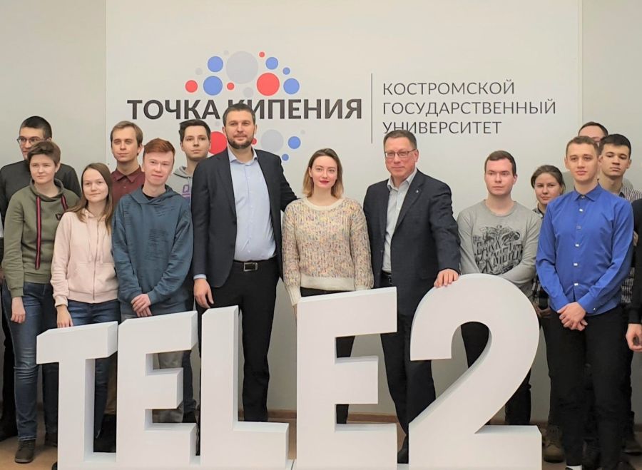 «Мечта любого преподавателя»: студентам КГУ подарили интерактивную доску за 300 тысяч рублей