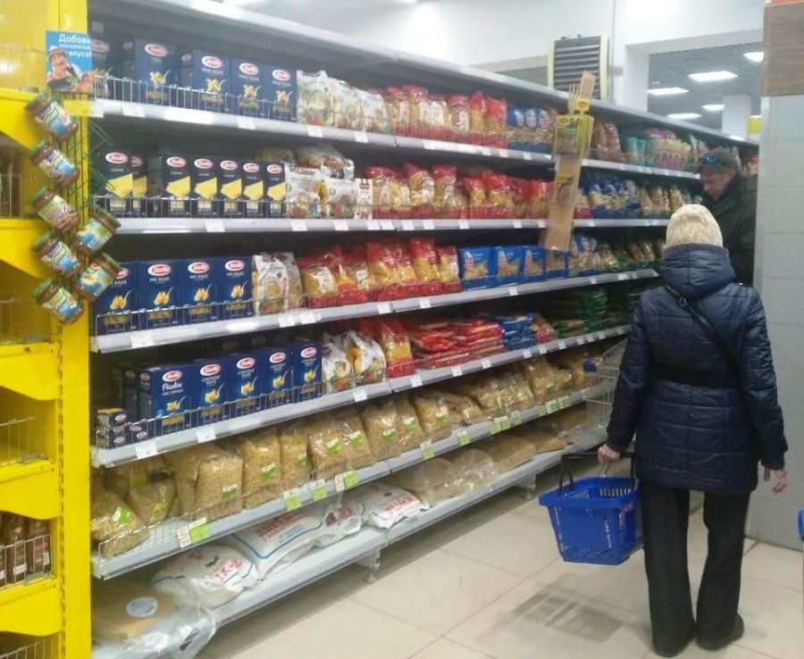 Запаслись: спрос на дешевые макароны и гречку в Костроме упал