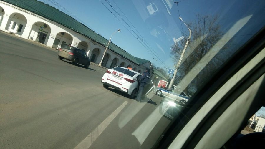 Полицейские задержали 70 такси в Костроме