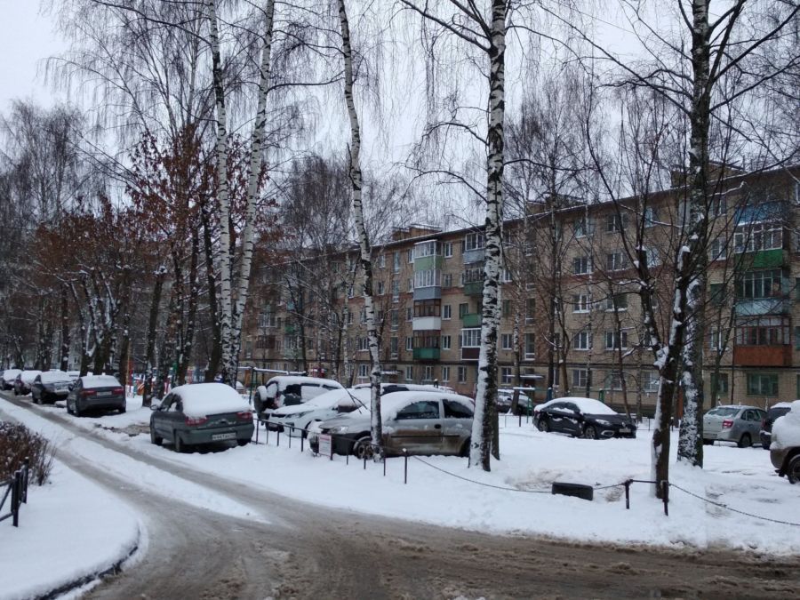 Штраф за парковку на газонах в Костромской области отменили
