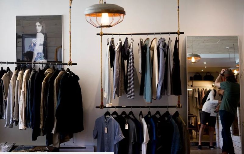 Владелец магазина одежды обвинил продавцов в исчезновении юбок на четверть миллиона