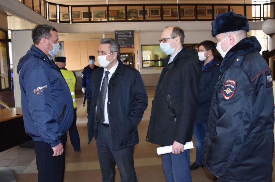 Глава администрации Костромы попросил поставить дезинфекторы на вокзалах