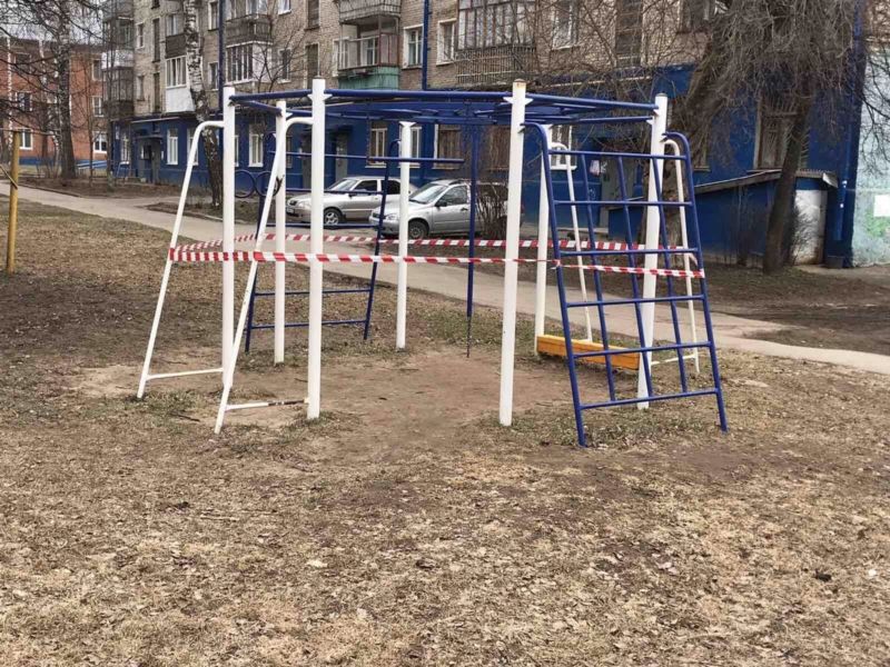 Детские площадки во дворах  Костромы закроют от детей из-за коронавируса