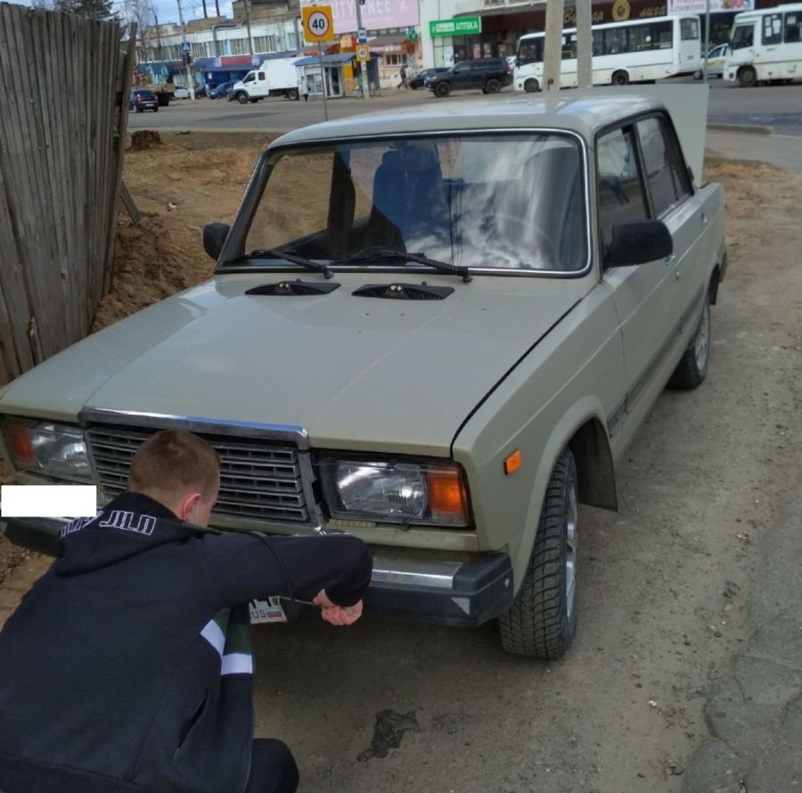 По дорогам Костромской области ездят 1900 машин с умершими хозяевами