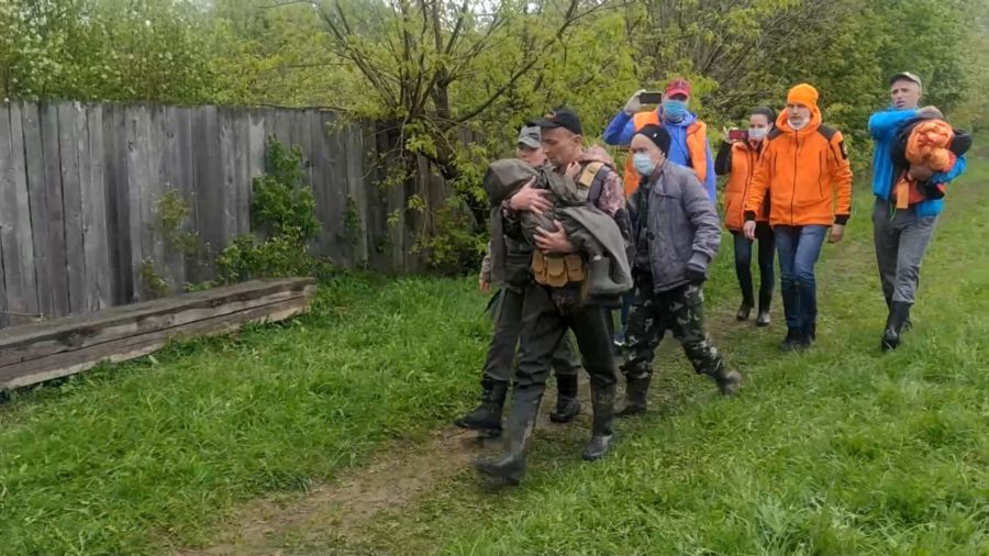 Костромские добровольцы помогли спасти чудом выжившего в лесу 4-летнего ребенка