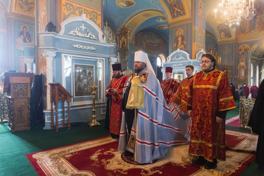 Костромской митрополит закрыл женский монастырь от прихожан