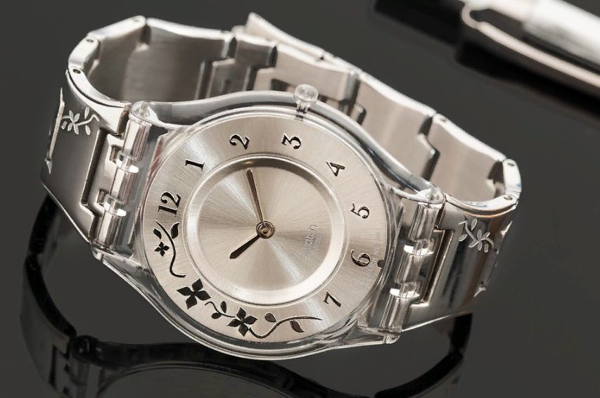 Костромичку засудят за попытку продать элитные швейцарские часы за 500 рублей
