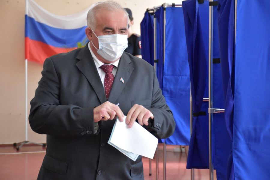 Сергей Ситников создал интригу на голосовании по Конституции