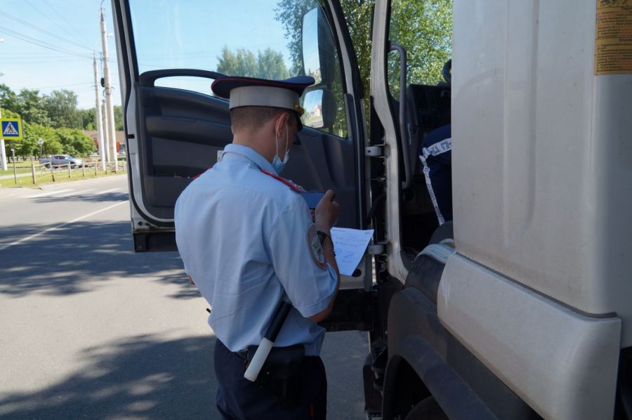 Водители фур в Костроме замучили жителей многоэтажек