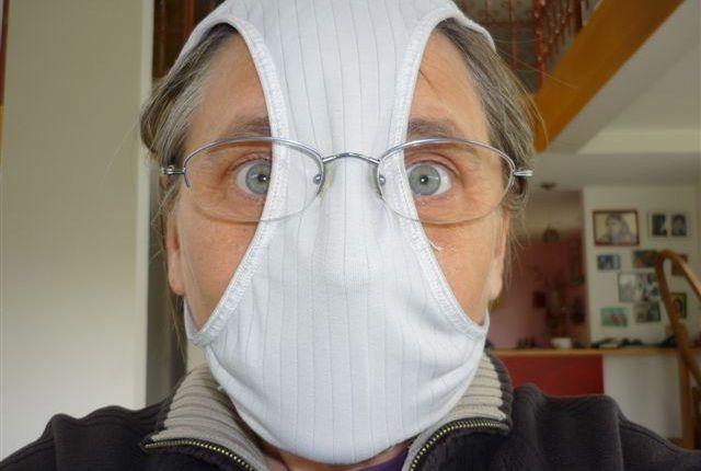 Антикоронавирусные маски из старых трусов побили в Костроме рекорды популярности