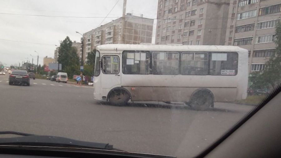 Автобусы №65  снимают с маршрутов в Костроме: они теряют колеса