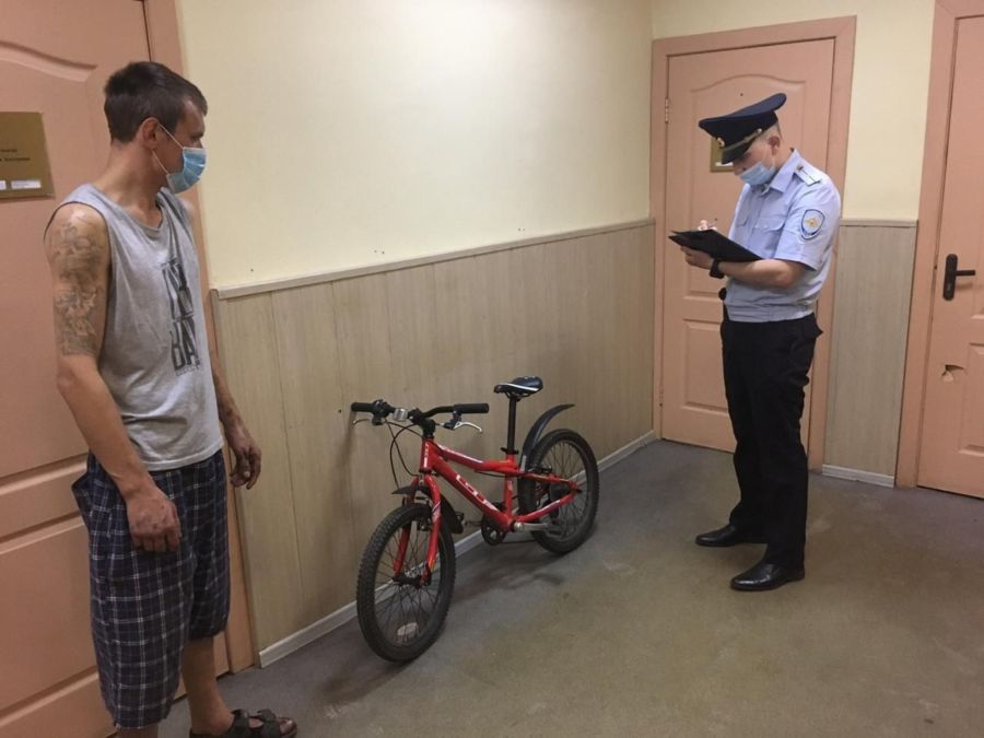 Криминальный авторитет из Костромы обожал кататься на детском велосипеде