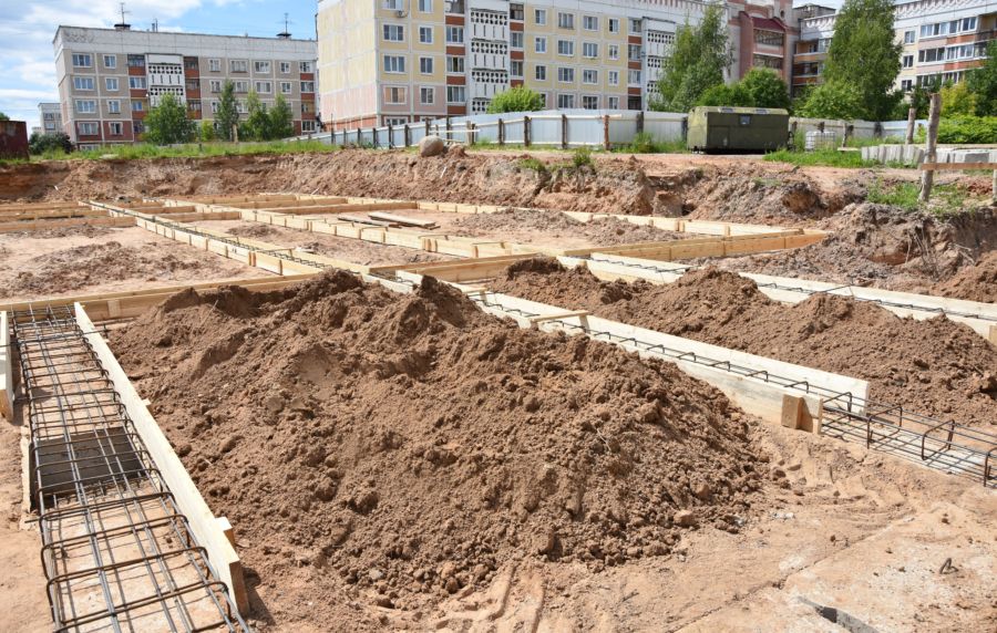 Чиновники: школу в Костроме строят слишком медленно
