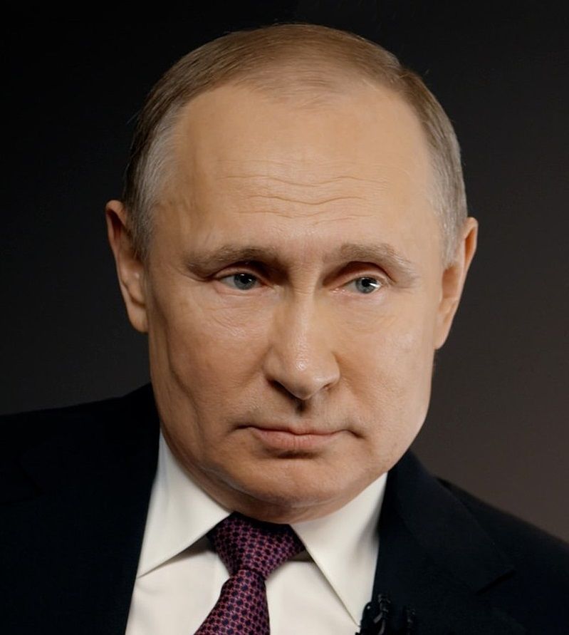 Владимир Путин наградил дизайнера за новый логотип Костромы